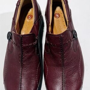 Structure Women’s Slip-On Leather Loafers in Burgundy